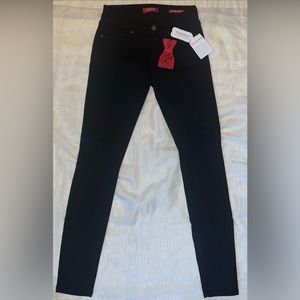 NWT Guess Medium Rise Curvy Skinny Jeans